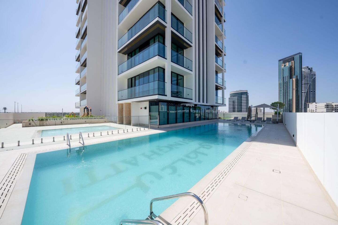 Apartment Smart 1br In Jvc With Premium Furniture *