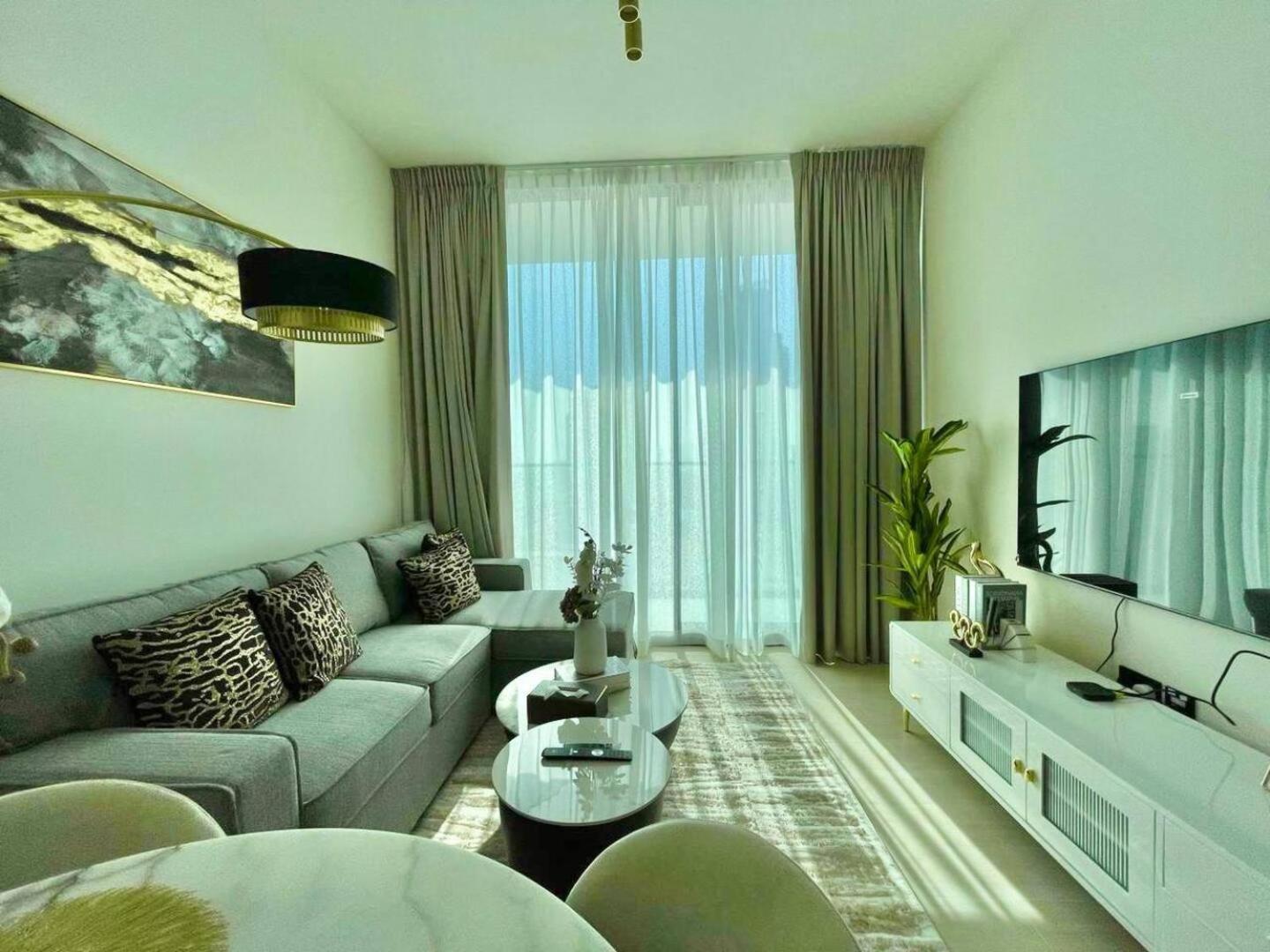 Smart 1br In Jvc With Premium Furniture Apartment *